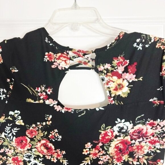 2/$30 Junior Cap Sleeve Black Floral Stretchy Sundress Partial Open Back Large - Picture 7 of 9